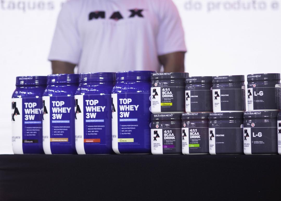 MAX Titanium renova todas as embalagens de seu portfólio após 7 anos